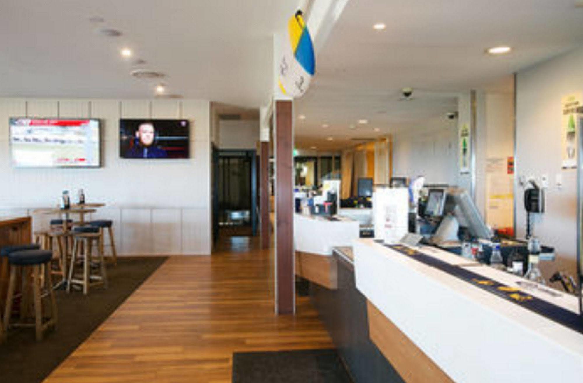 Caves Coastal Bar & Bungalows Caves Beach Eksteriør bilde