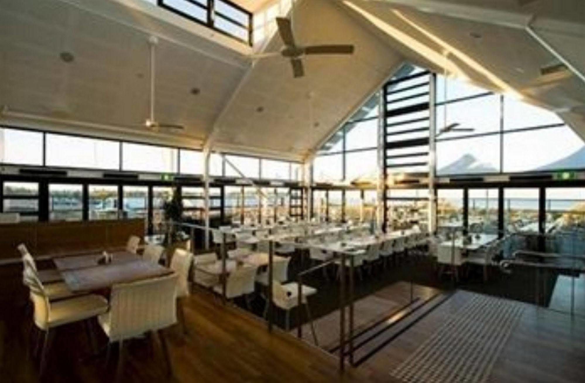 Caves Coastal Bar & Bungalows Caves Beach Eksteriør bilde